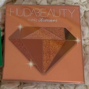 Huda Beauty Topaz Obsessions Palette